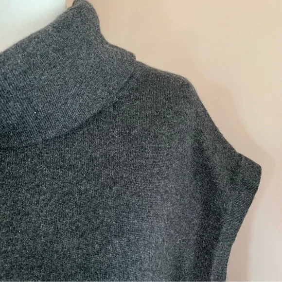 LINE The Label Gray 100% Cashmere Short Sleeve Jeweled Knit Sweater Size Small - Picture 2 of 9
